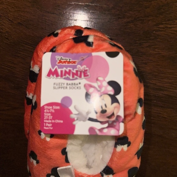 NWT Disney Junior Minnie Fuzz Babba Slipper Socks (2T-3T) - Picture 2 of 4